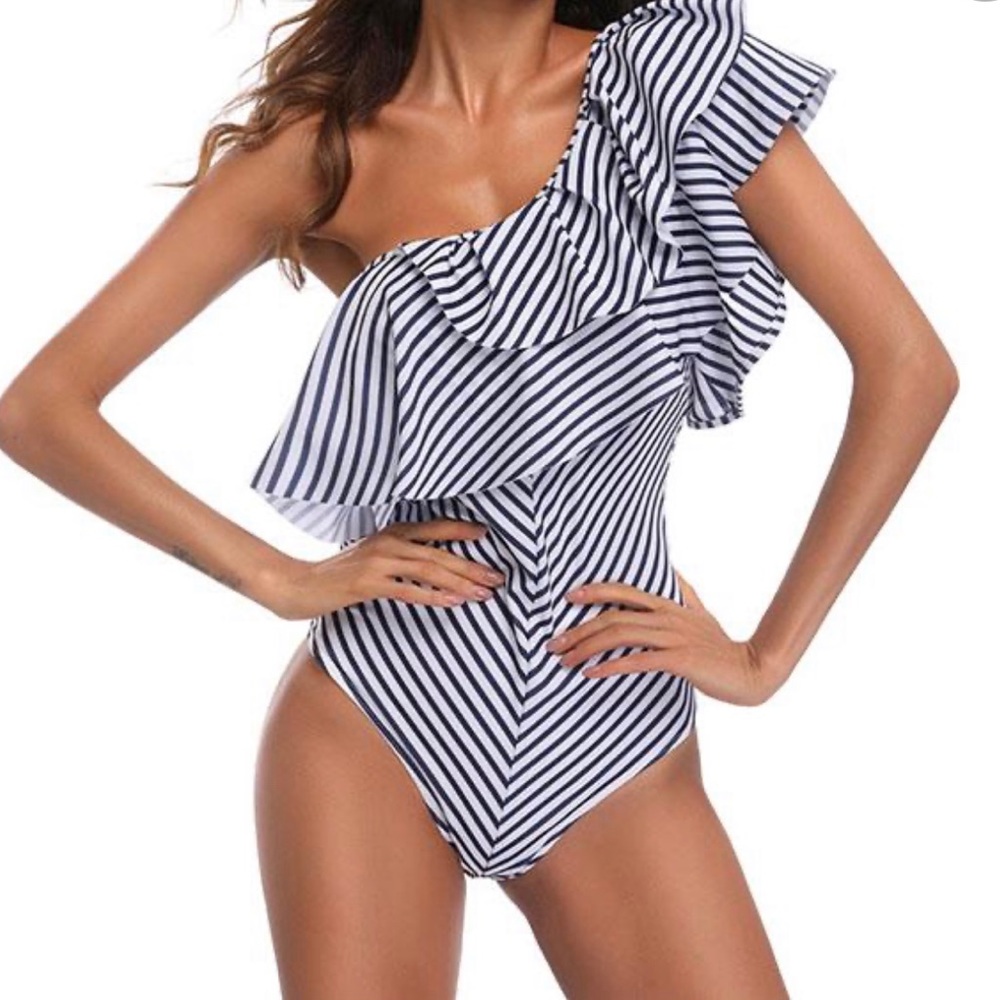 One shoulder ruffle bathing suit
